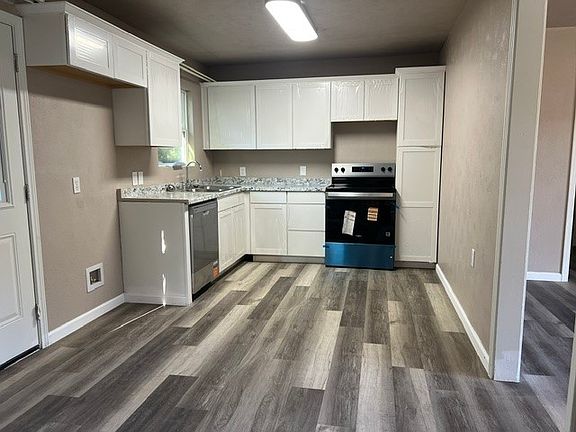 4th image of 1601 Anthony St