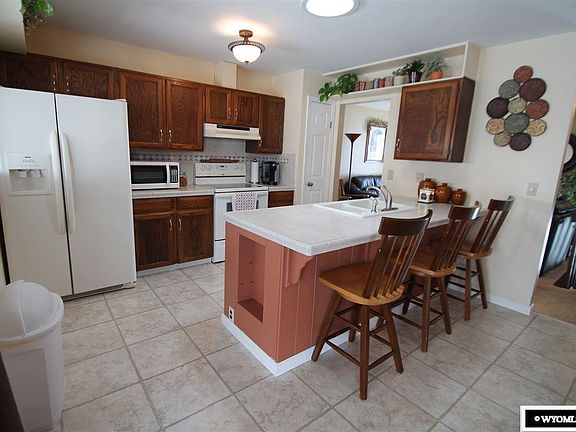 3rd image of 401 Spire Dr