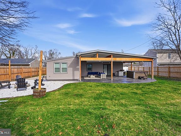 2nd image of 21 Border Rock Rd