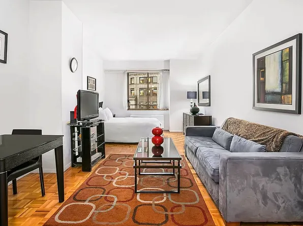 350 W 50th St APT 6O, New York, NY 10019