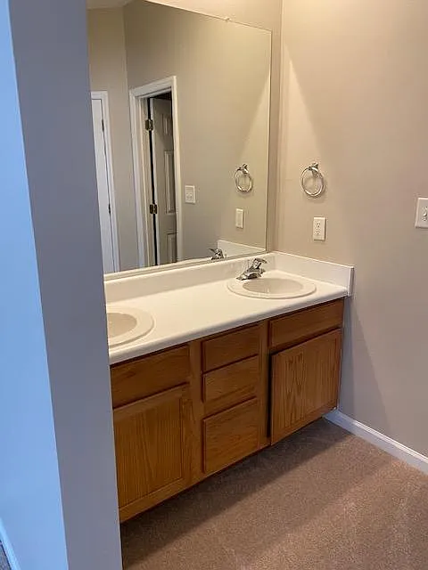 4 bed, 2.5 bath, 1830 sqft, $2,300 — Photo 4