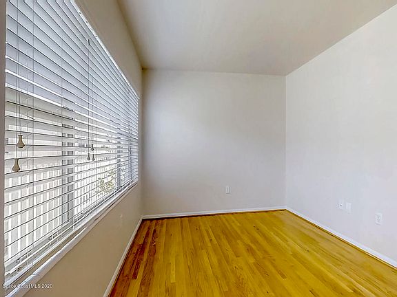 5th image of 651 Palm Dr APT B4