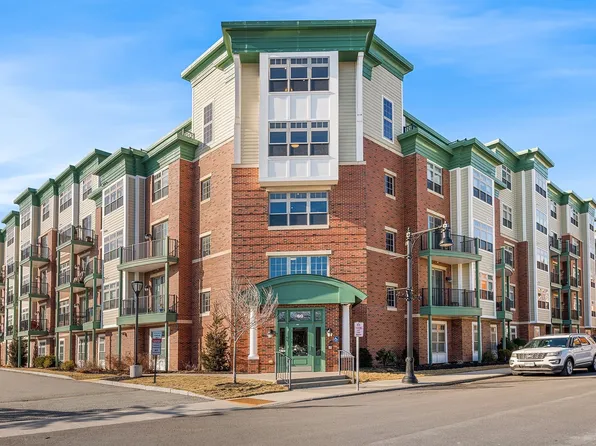 69 Foundry St #310, Wakefield, MA 01880