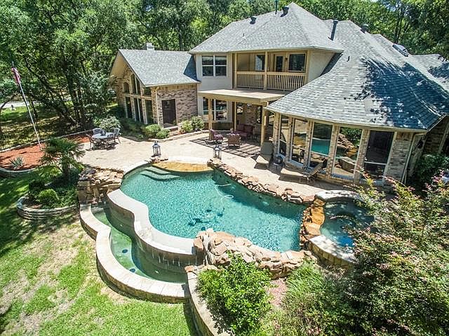1st image of 3829 Park Bend Dr