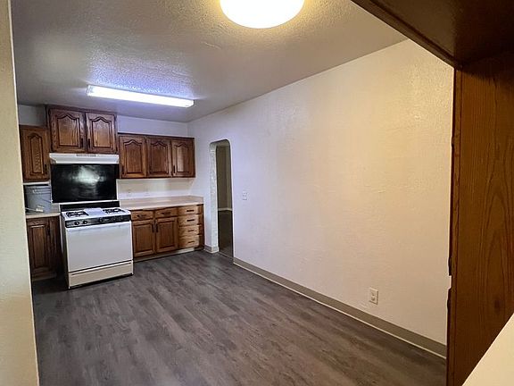 3rd image of 638 N O St