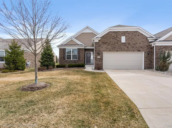 2073 Trimble St, Lake Orion, MI 48360
