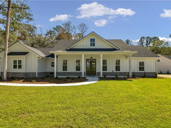 1106 River Oaks Rd, Brunswick, GA 31523