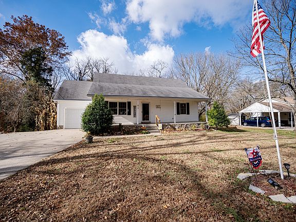 5th image of 915 Avery Valley Dr