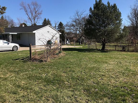 5th image of 750 Marengo Ave