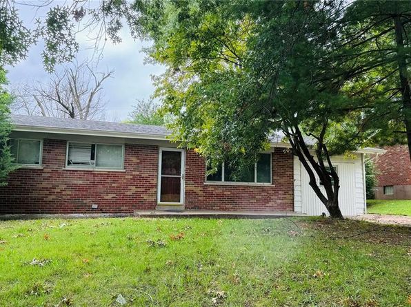 1770 Cargill Dr, Saint Louis, MO 63136