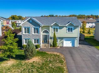 13 Carter Cres, Oromocto, NB E2V 0C4