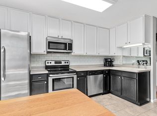 8900 Ladino Cir, Eden Prairie, MN 55347