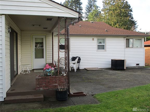 3rd image of 2452 Veldee Ave