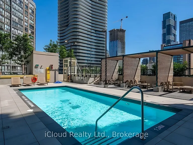 955 Bay St #2818 — Photo 48