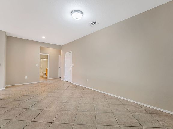 4th image of 2560 Crater Rock St