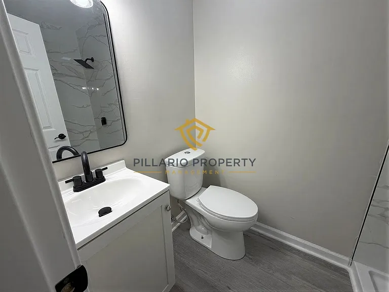 2706 Lakewood Dr N — Photo 8