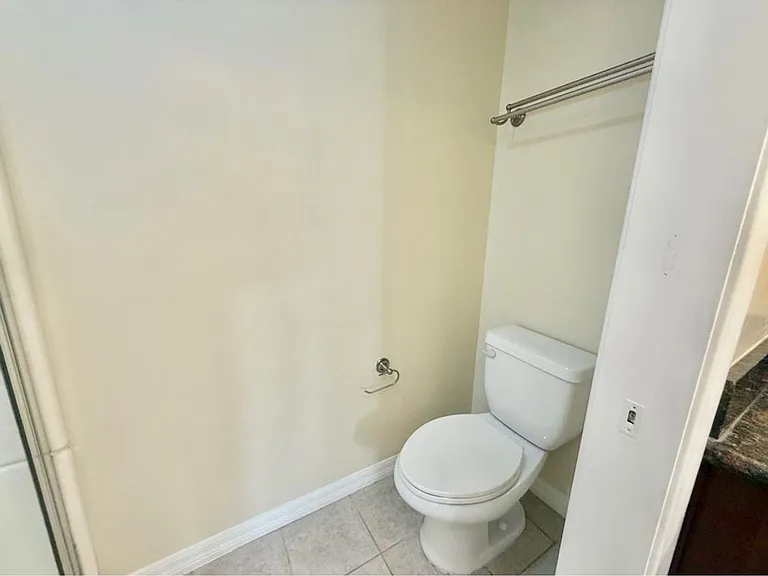 5402 Balboa Arms Dr #308 — Photo 21