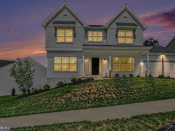 3rd image of 160 Red Maple Dr