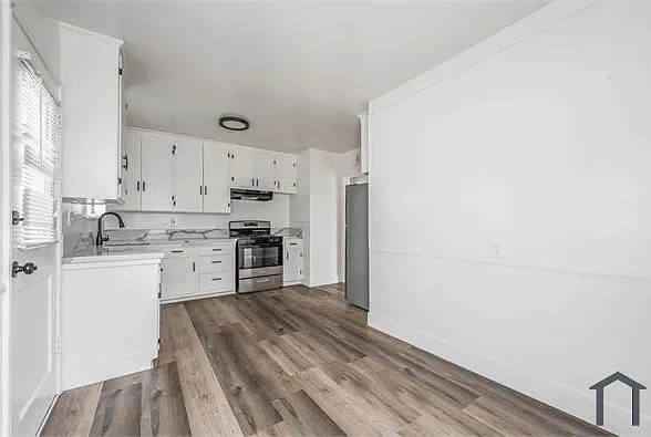 4067 Sutro Ave — Photo 8