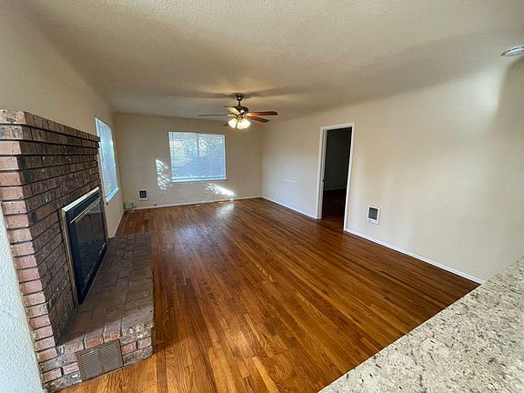 5th image of 1390 Cedar Ave