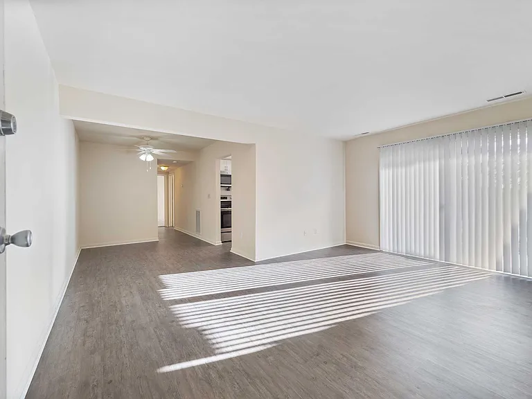 Windsor Hills Apartments — Photo 42