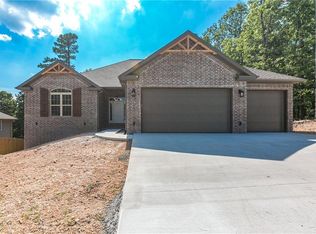 4 Newcastle Ln, Bella Vista, AR 72714