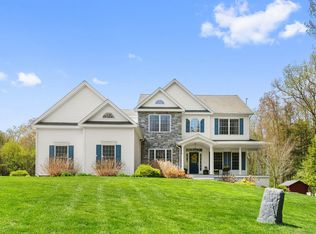 66 Laurelwood Pond Ln, New Hartford, CT 06057