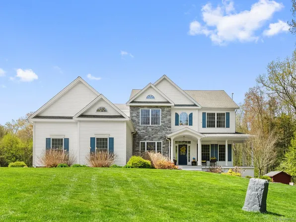 66 Laurelwood Pond Lane, New Hartford, CT 06057