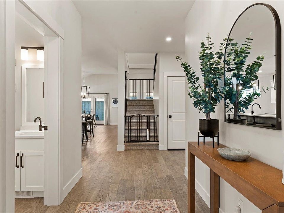 1st image of 50952 Sophie Cres