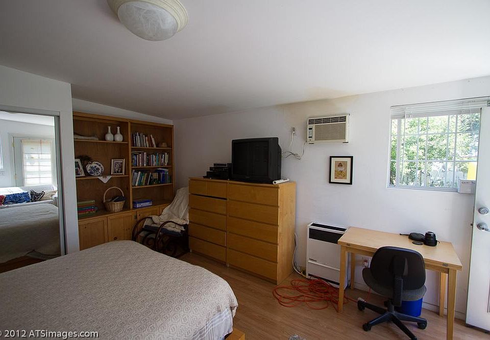 2nd image of 1430 Newport Ave