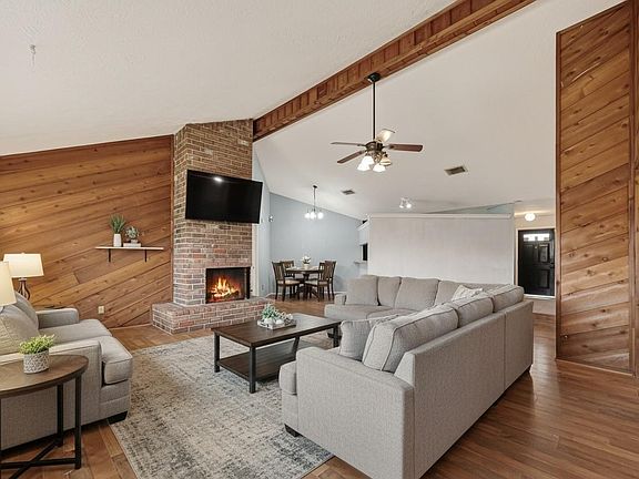 2nd image of 10135 Shell Rock Rd