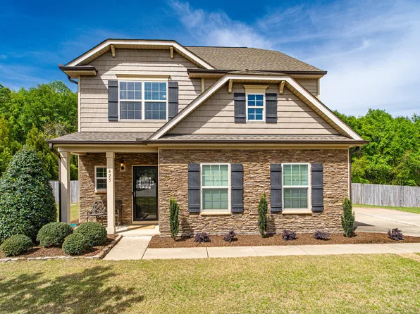 625 Spruce Meadows Ln, Willow Spring, NC 27592
