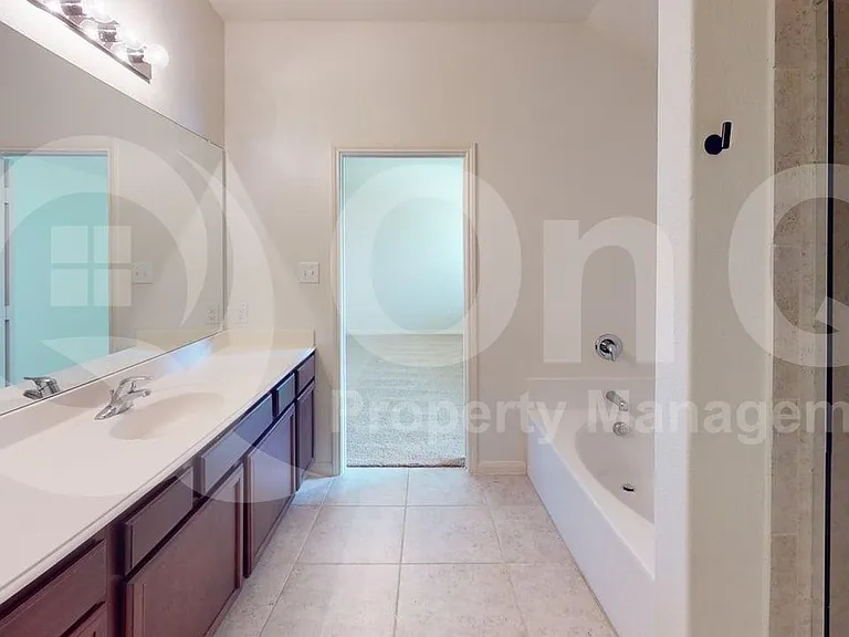1623 White Mountain Way — Photo 8