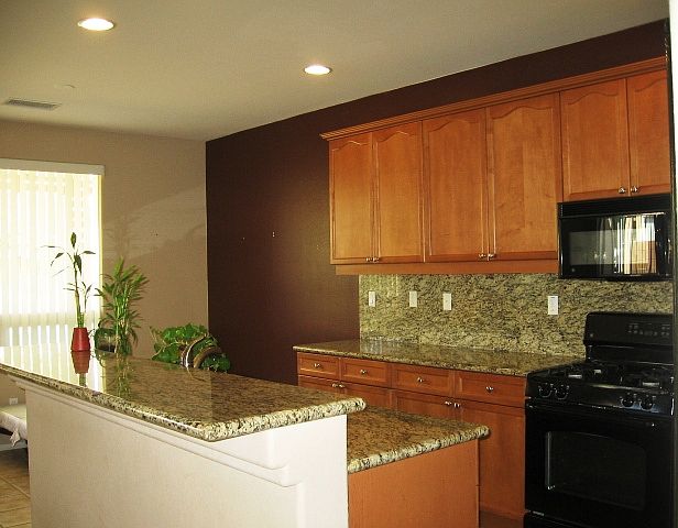 2nd image of 44426 Avenida Suarez