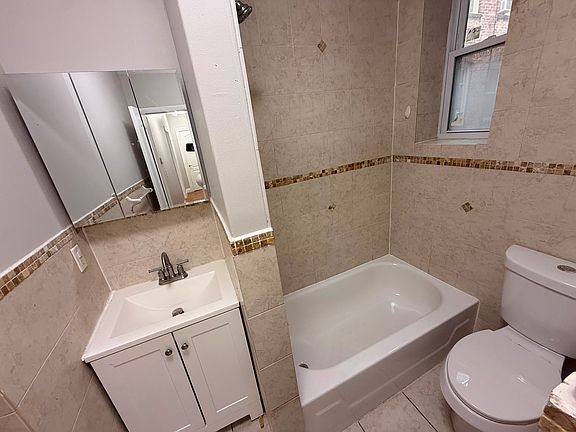 5th image of 6611 Broadway #11E