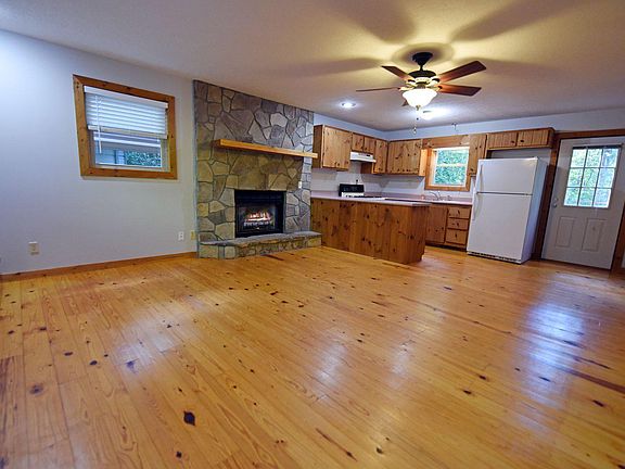 5th image of 86 Autumn Ln