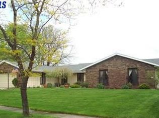 11322 Westwind Dr, Fort Wayne, IN 46845