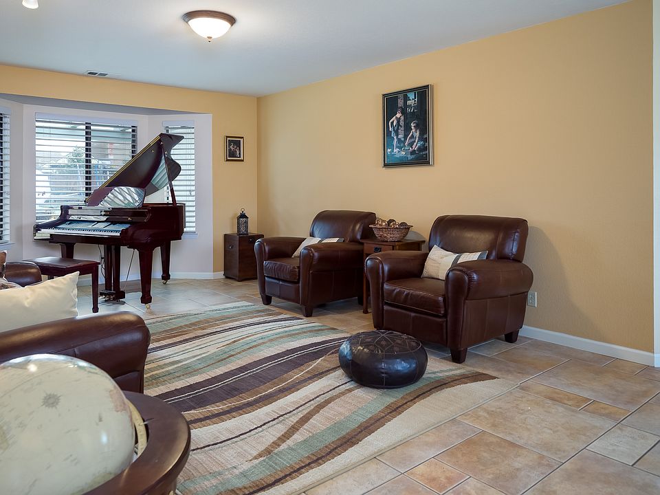 Formal Living room