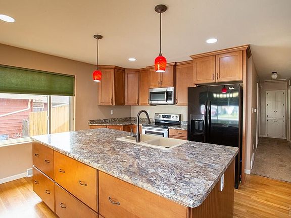 4th image of 7 Loch Lomond Ln
