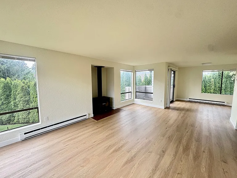 Stone Court Duplex — Photo 5