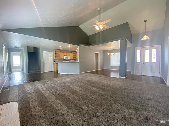 3rd image of 912 Gem Stone Way
