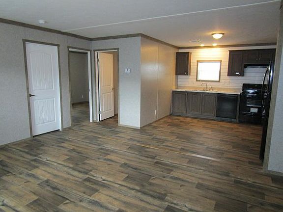 3rd image of 7087 Greenbrier Village Dr