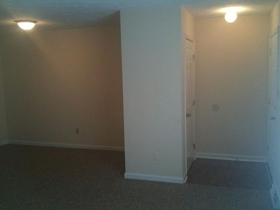 3rd image of 1610 Flanigan Ct APT 1
