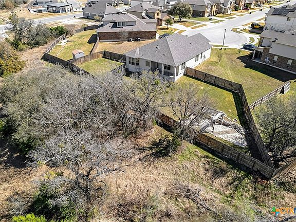 4th image of 8900 Viewpark Ln
