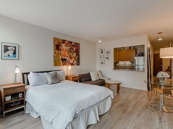 5th image of 400 N La Salle Dr APT 803