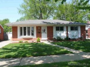 26815 Merideth Dr, Warren, MI 48091