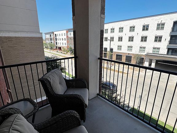 5th image of 12074 Blackburn Way