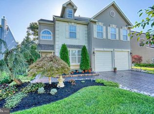 31 Long Bridge Dr, Mount Laurel, NJ 08054