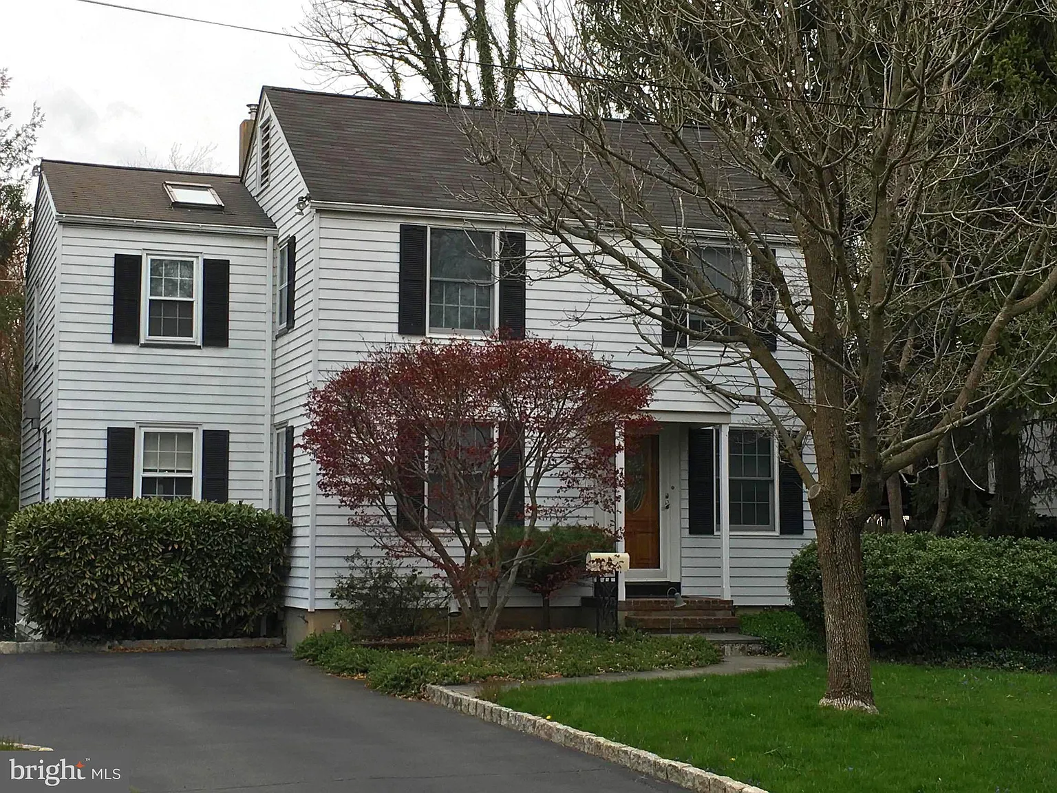 7 Willow Rd photo 1
