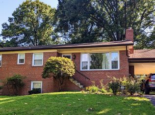 913 Neal Dr, Alexandria, VA 22308